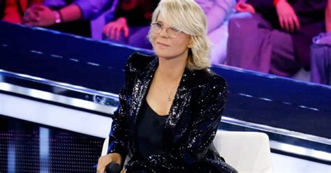 Maria De Filippi, il prezzo folle del maglione sfoggiato a Uomini e 